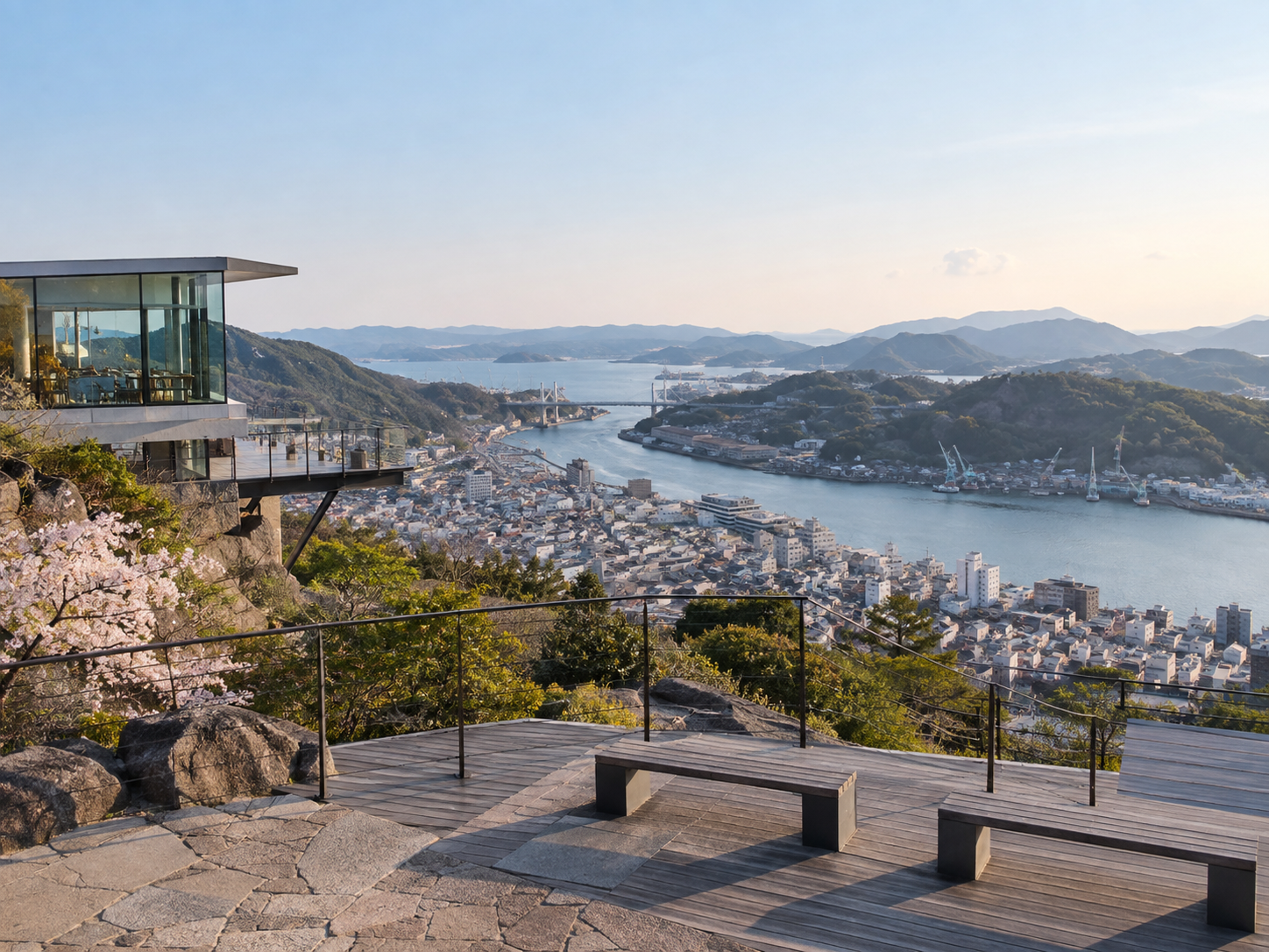 千光寺山から尾道水道と街並みを見渡す展望風景